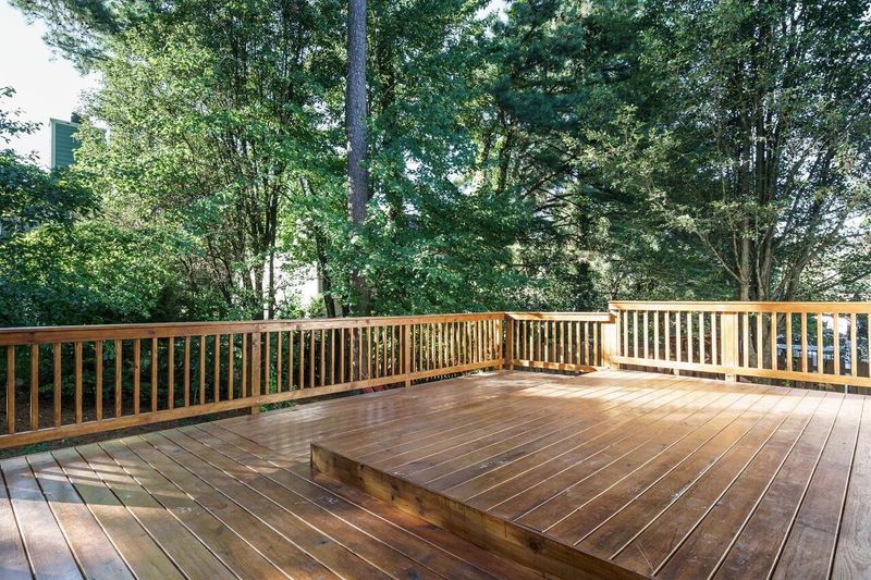 5305 Harrington Grove Dr, Raleigh, NC 27613
