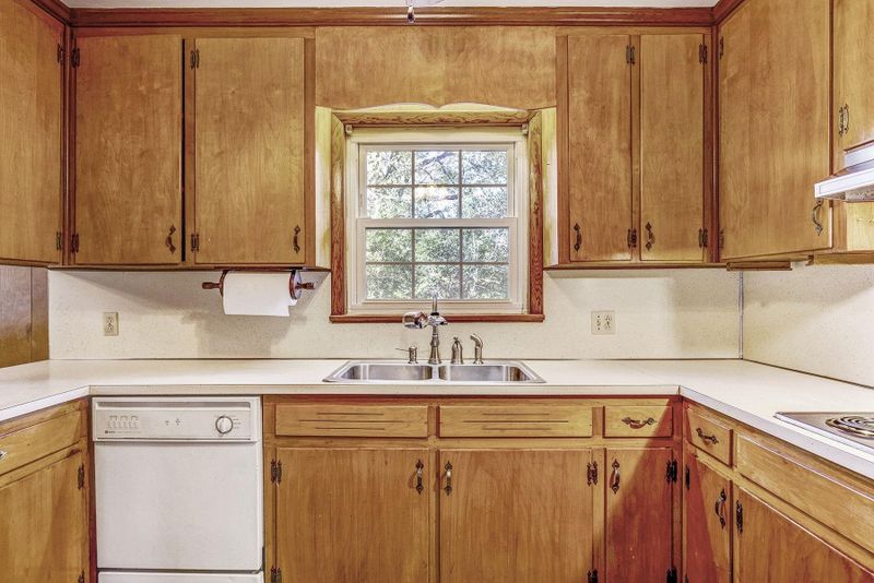 5305 Norman Pl, Raleigh, NC 27606