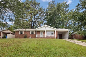 5305 Tabor Ct, Fayetteville, NC 28303