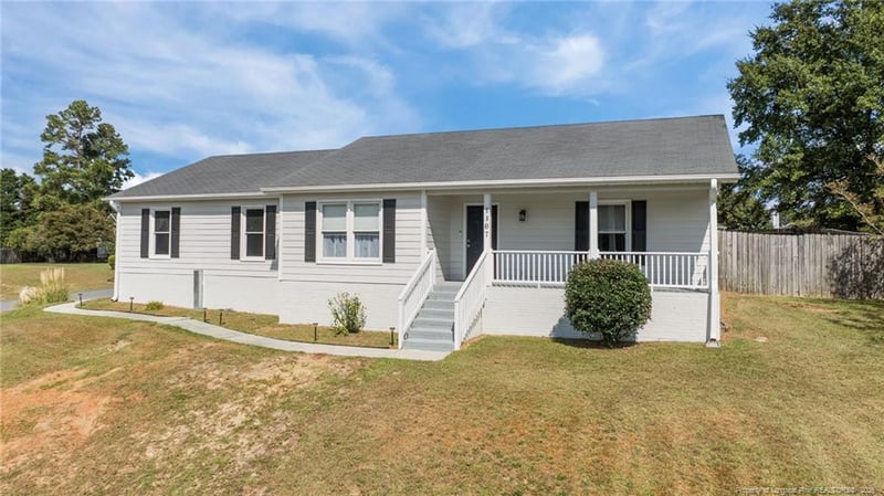 5307 Blanchette St, Hope Mills, NC 28348