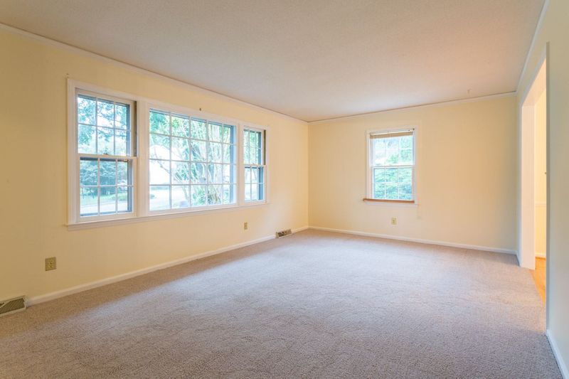 5308 Cedarwood Dr, Raleigh, NC 27609