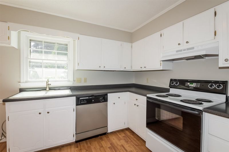 5308 Quail Meadow Dr, Raleigh, NC 27609