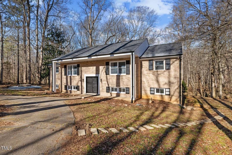 5309 Foxlair Rd, Chapel Hill, NC 27516