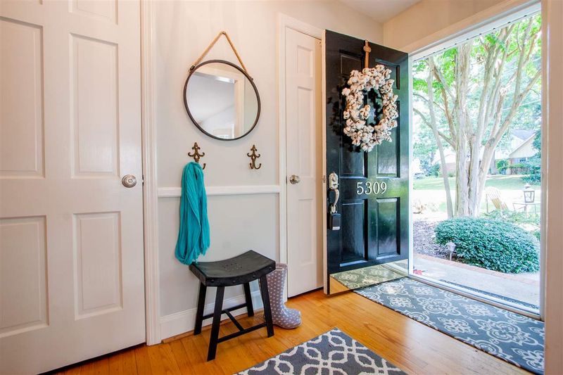 5309 Inglewood Ln, Raleigh, NC 27609