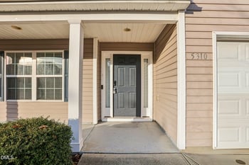 5310 Heather Ridge Ln, Raleigh, NC 27610