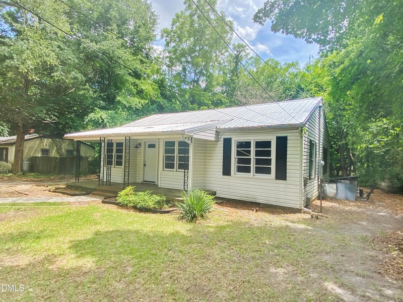5313 Dairy Dr, Fayetteville, NC 28304