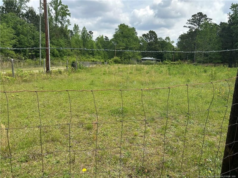 5313 Delores Dr, Hope Mills, NC 28348