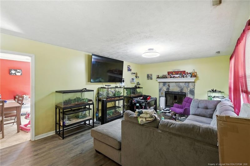 5313 Harding Dr, Hope Mills, NC 28348