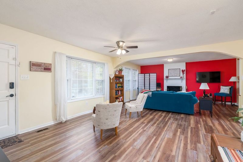 5314 Robbins Dr, Raleigh, NC 27610