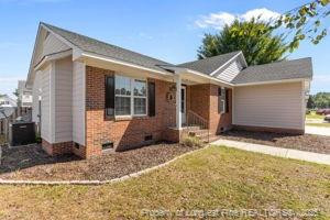 5316 Ahoskie Dr, Hope Mills, NC 28348