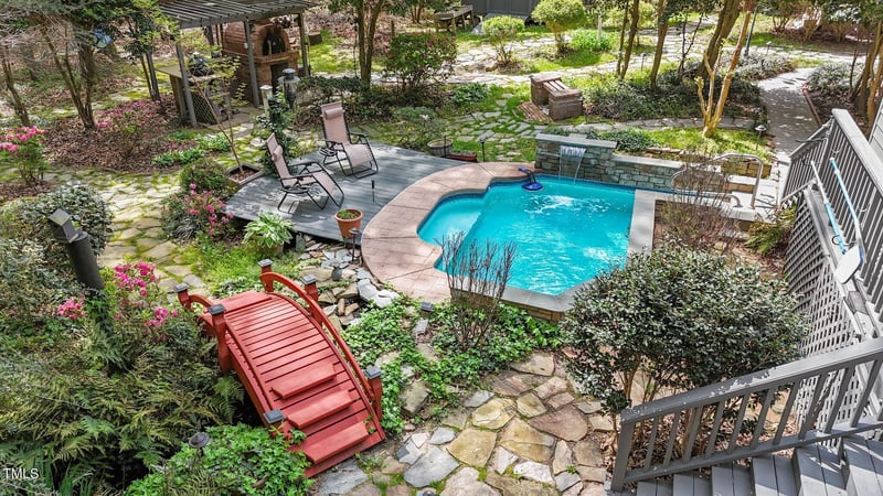 5317 Burning Oak Ct, Raleigh, NC 27606