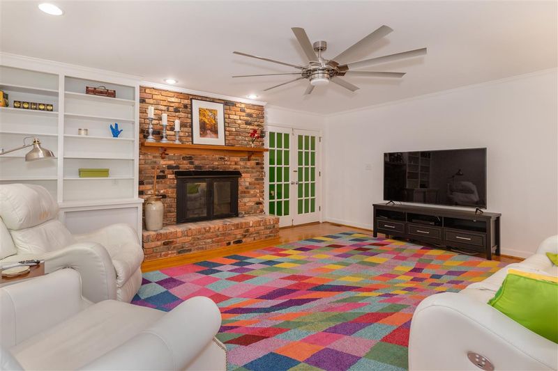 5317 Edgewood Rd, Raleigh, NC 27609