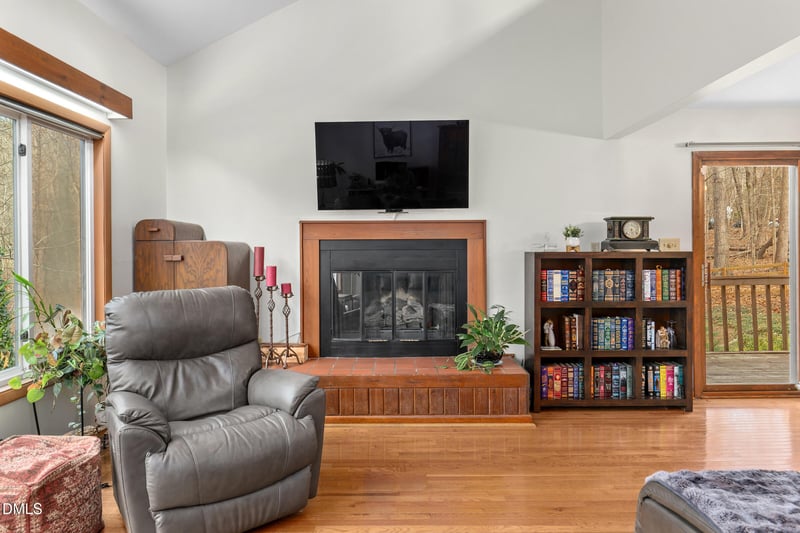 5317 Hideaway Dr, Chapel Hill, NC 27516