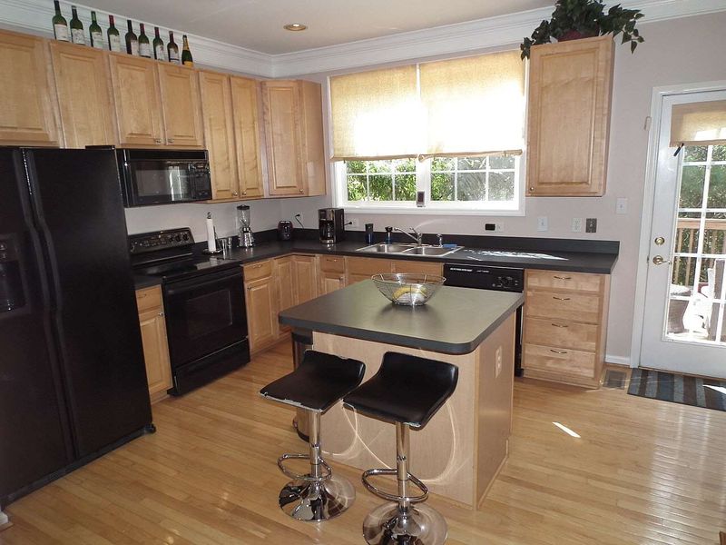 5318 Echo Ridge Rd, Raleigh, NC 27612