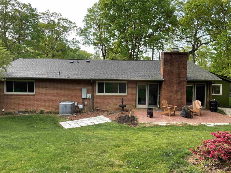 5319 Fairoaks Dr, Durham, NC 27712