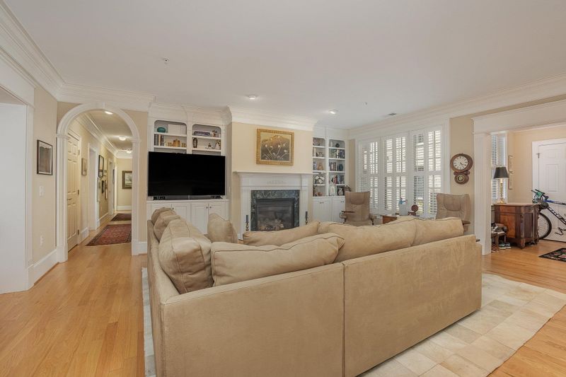 532 W Barbee Chapel Rd #XXXXX, Chapel Hill, NC 27517