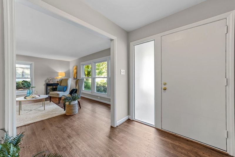 532 Barksdale Dr, Raleigh, NC 27604