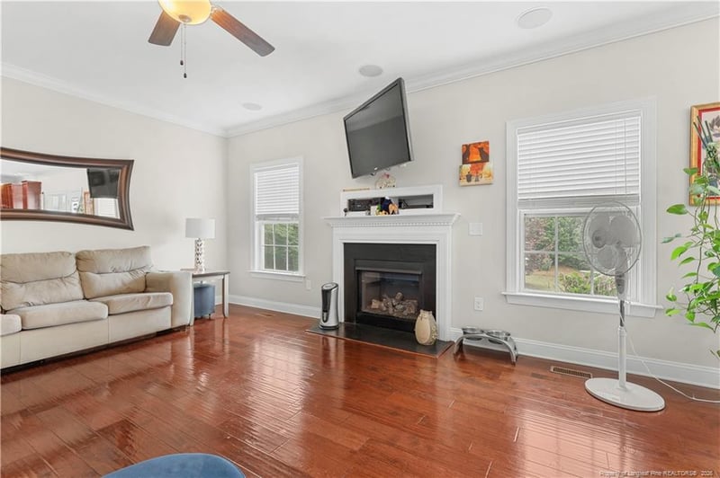 532 Walker Ranch Dr, Fuquay Varina, NC 27526