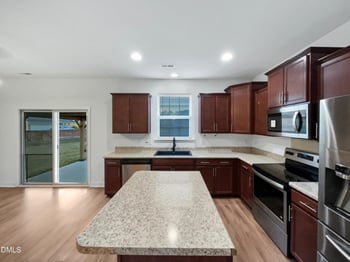 532 Willow Breeze Ct, Zebulon, NC 27597