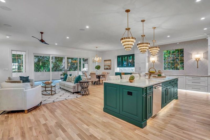 5320 Collingswood Dr, Raleigh, NC 27609