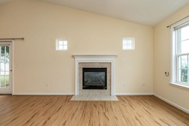 5320 Roan Mountain Pl, Raleigh, NC 27613