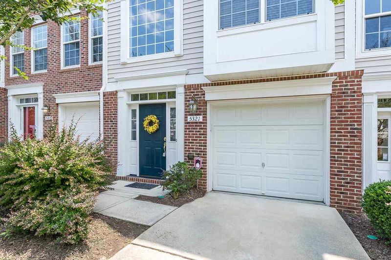 5321 Echo Ridge Dr, Raleigh, NC 27612