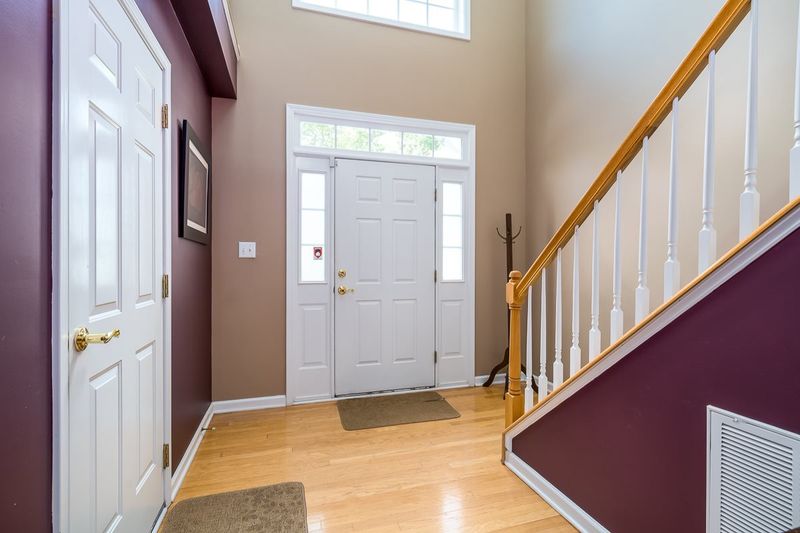 5321 Echo Ridge Dr, Raleigh, NC 27612