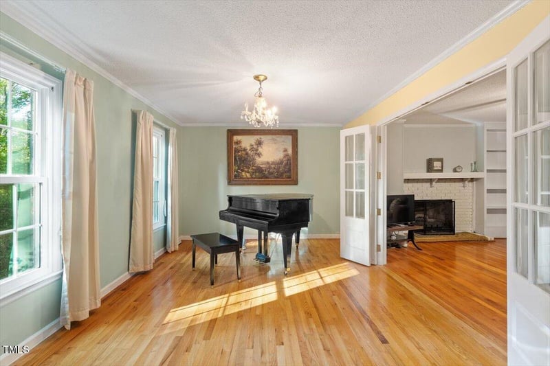 5321 Fieldstone Dr, Raleigh, NC 27609