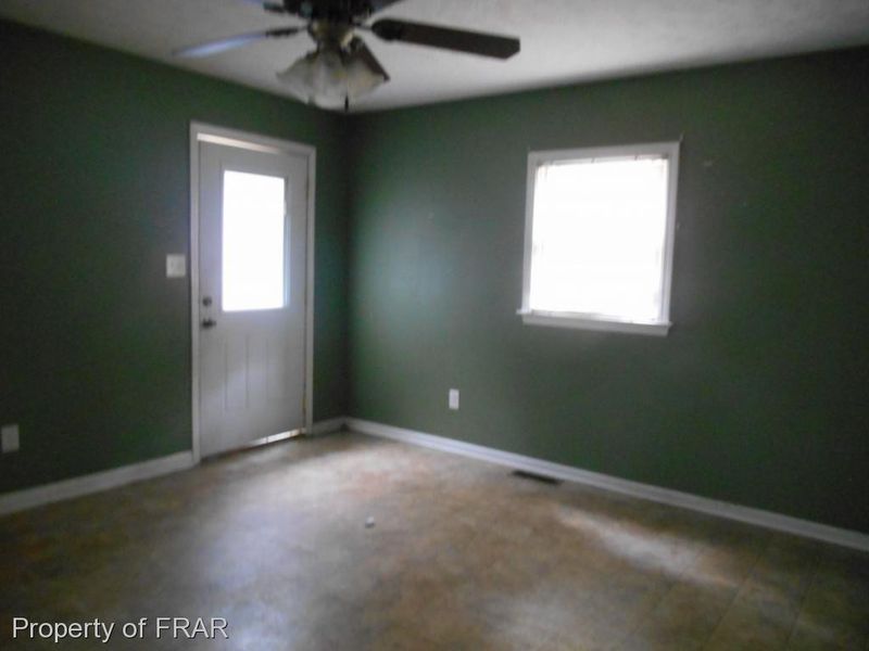 5321 Silver Pine Dr, Fayetteville, NC 28303