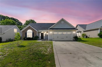 5321 Woodpecker Dr, Hope Mills, NC 28348