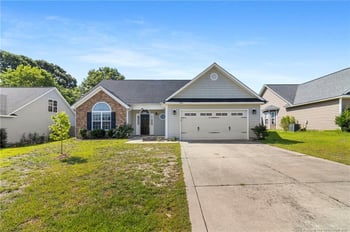 5321 Woodpecker Dr, Hope Mills, NC 28348