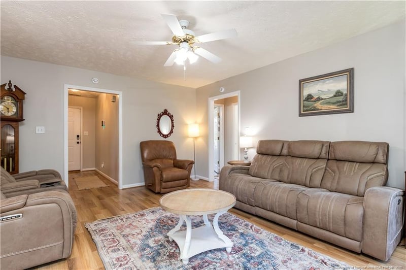 5323 Ahoskie Dr, Hope Mills, NC 28348