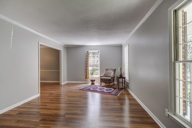5324 Cherrycrest Ct, Raleigh, NC 27609