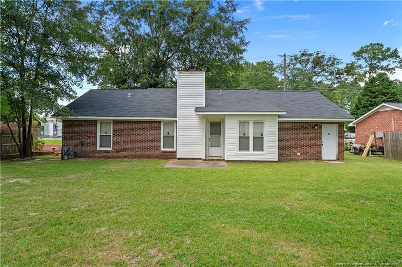 5325 Church St, Hope Mills, NC 28348