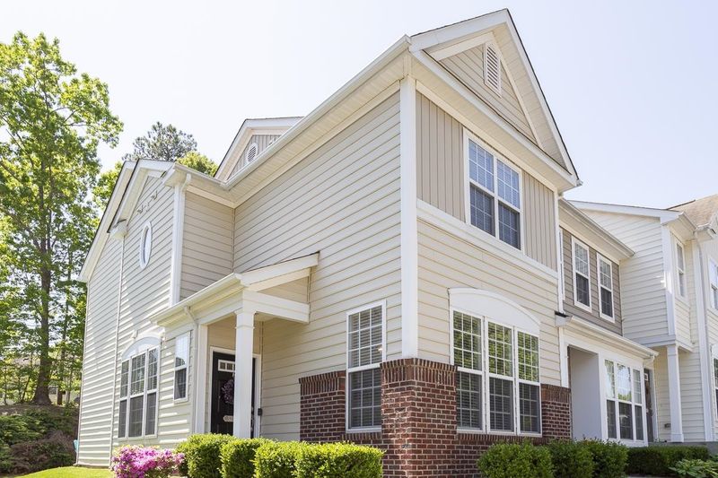 5325 Crescentview Pw, Raleigh, NC 27606