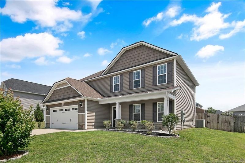 5325 Goshawk Dr, Hope Mills, NC 28348