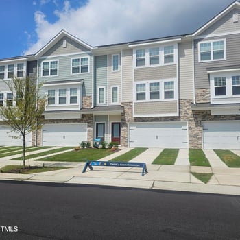 5325 River Reach Dr, Raleigh, NC 27616