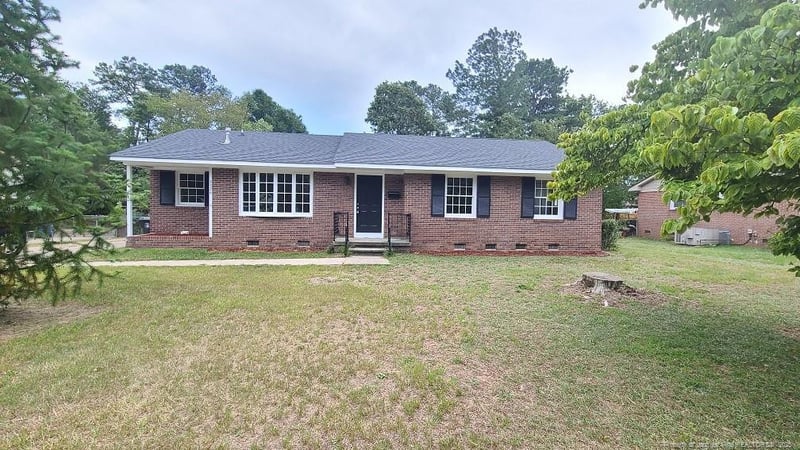 5326 Hampton Rd, Fayetteville, NC 28311