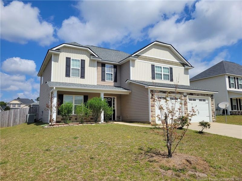 5328 Goshawk Dr, Hope Mills, NC 28348