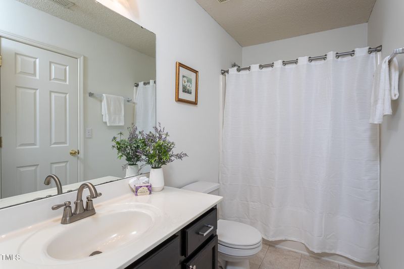 5328 Roan Mountain Pl, Raleigh, NC 27613