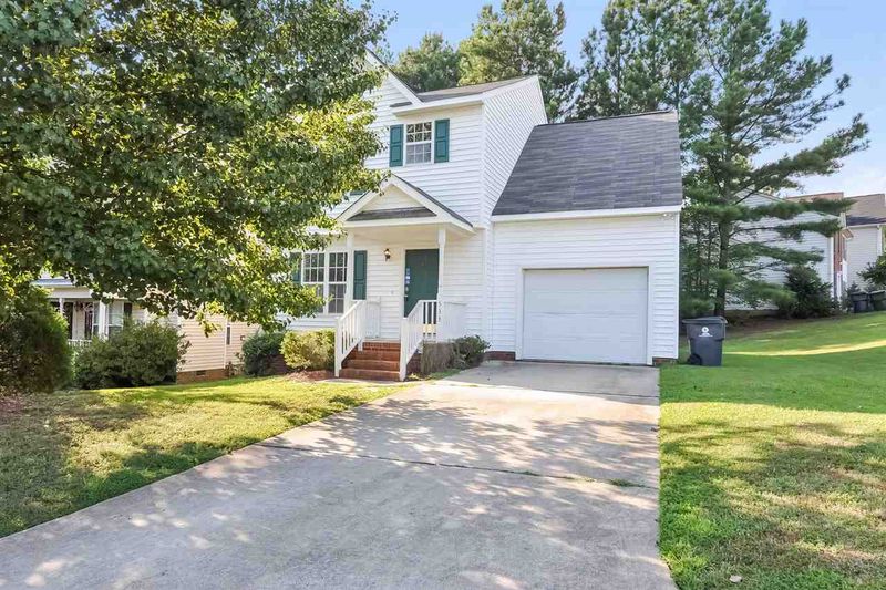 533 Arbor Creek Dr, Holly Springs, NC 27540
