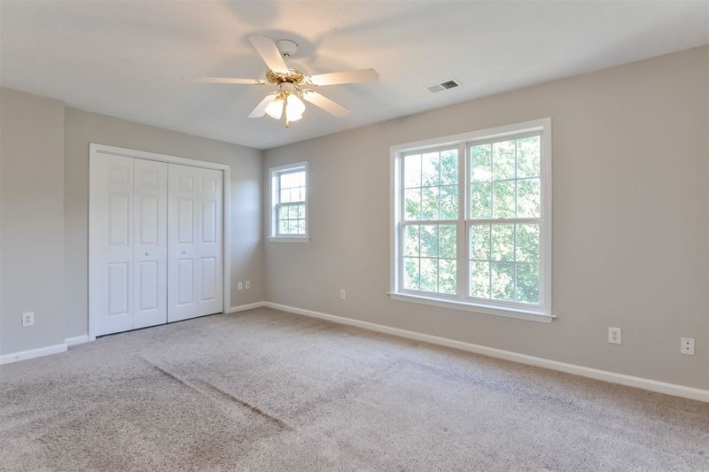 533 Arbor Creek Dr, Holly Springs, NC 27540