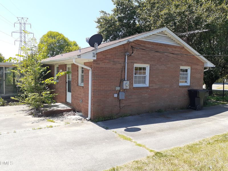 533 N Beaumont Ave, Burlington, NC 27217