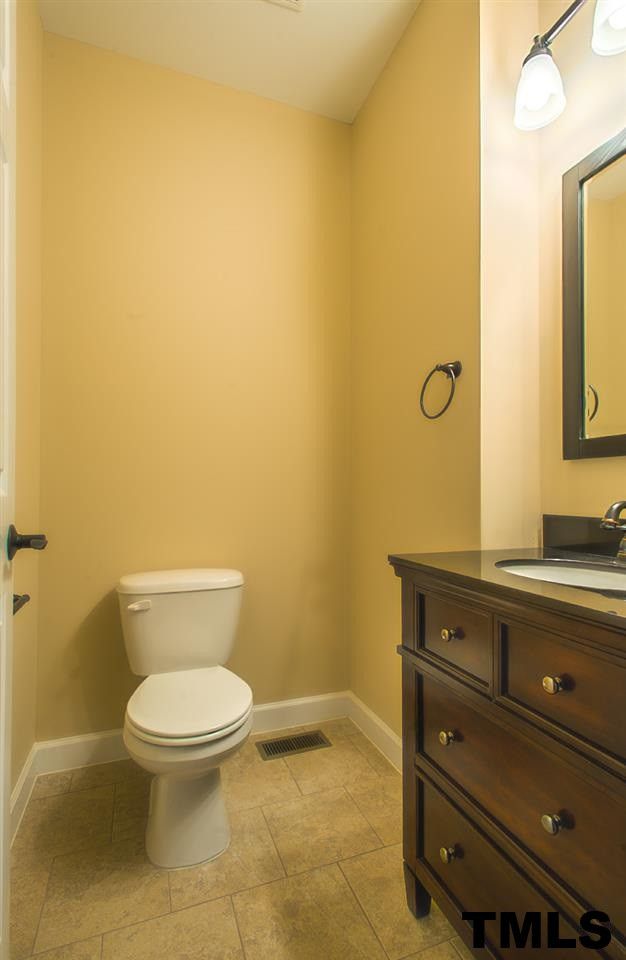 533 Lee St, Holly Springs, NC 27540