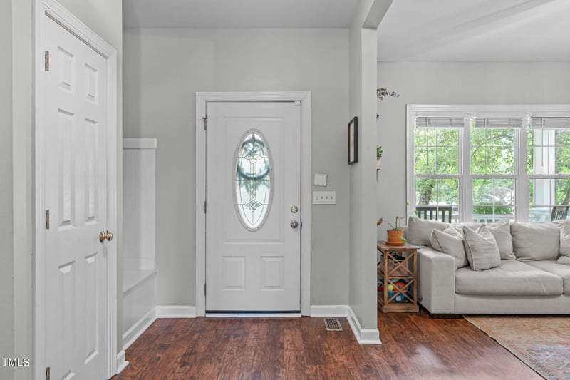 533 Maple Ave, Holly Springs, NC 27540