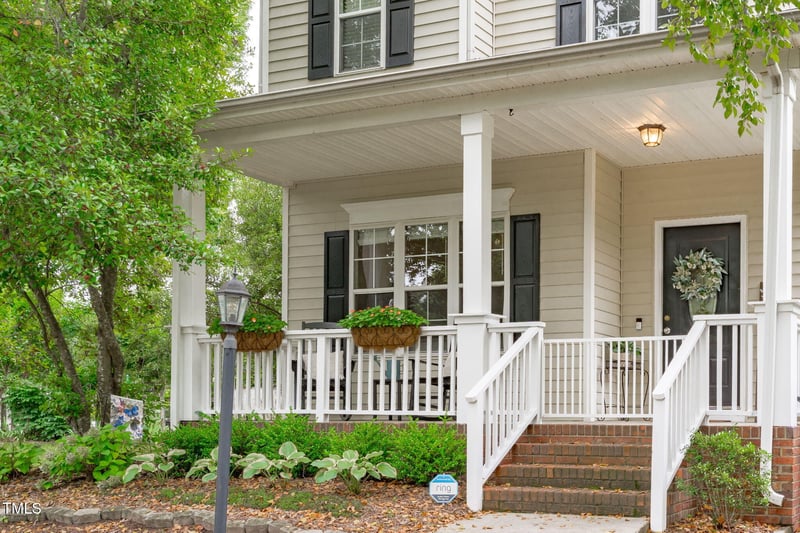 533 Maple Ave, Holly Springs, NC 27540