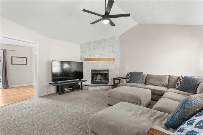 533 Offing Dr, Fayetteville, NC 28314