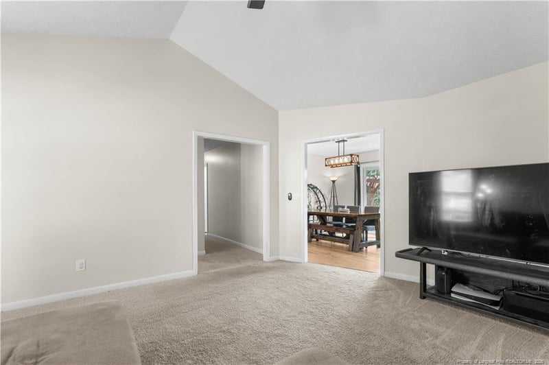 533 Offing Dr, Fayetteville, NC 28314