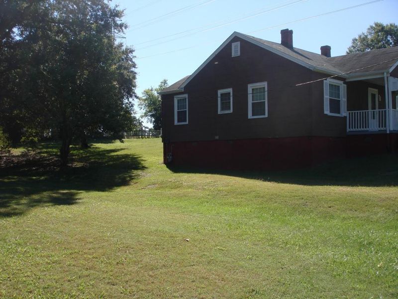 533 Ross St, Burlington, NC 27217