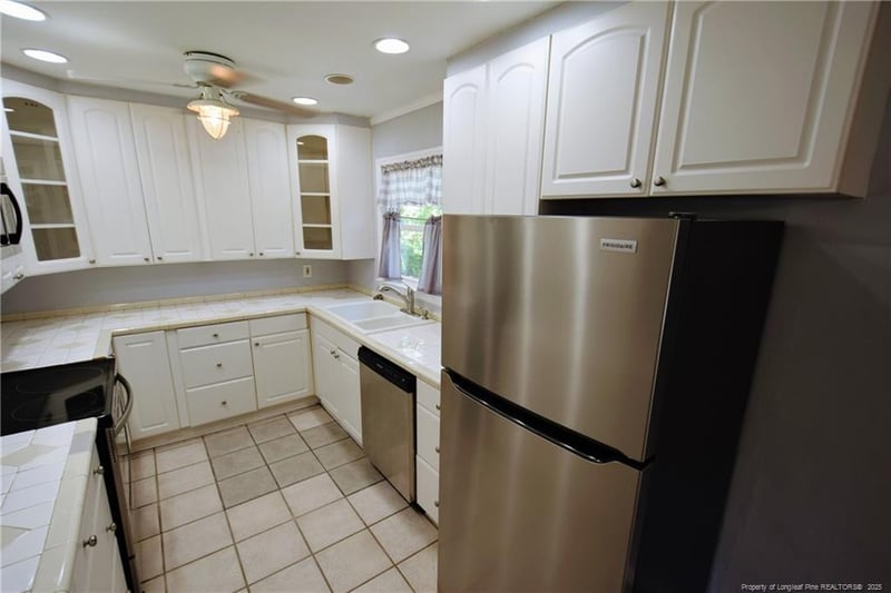 5330 Plateau Ct, Fayetteville, NC 28303